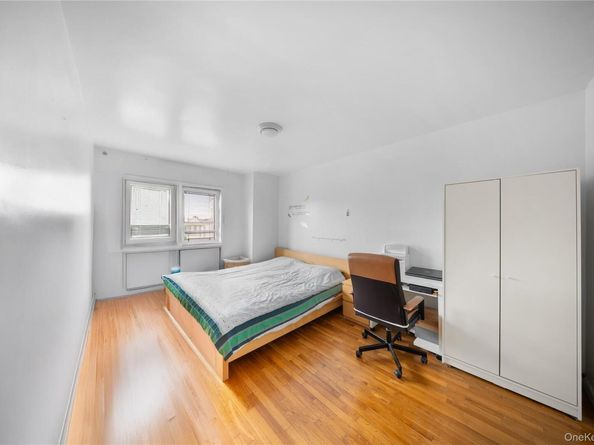 109-18 Francis Lewis Boulevard, Queens Village NY 11429