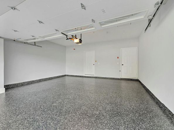 509 Oak Bluff Court, Moriches NY 11955