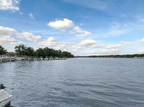 509 Oak Bluff Court, Moriches NY 11955