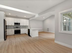 509 Oak Bluff Court, Moriches NY 11955