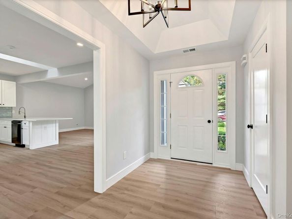 509 Oak Bluff Court, Moriches NY 11955