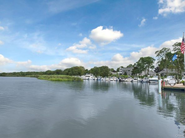 509 Oak Bluff Court, Moriches NY 11955