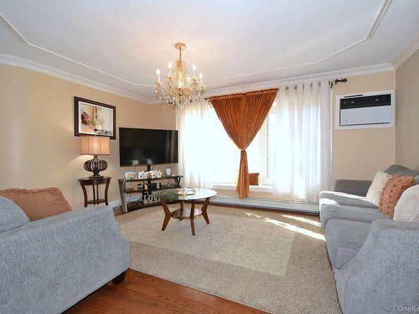 27 Albright Road, Coram NY 11727