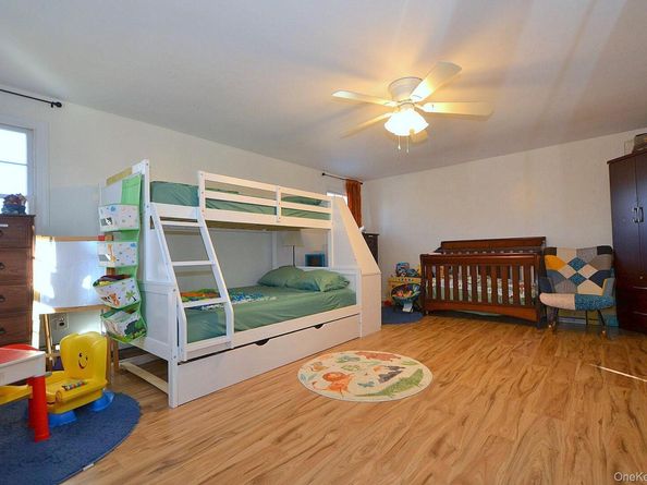 27 Albright Road, Coram NY 11727