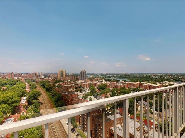 118-17 Union Turnpike 18H, Forest Hills NY 11375