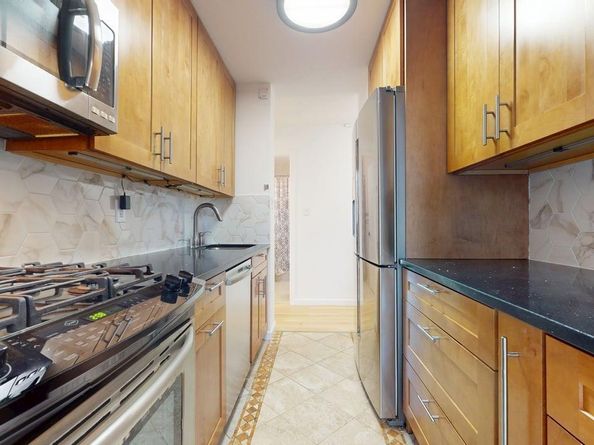 118-17 Union Turnpike 18H, Forest Hills NY 11375