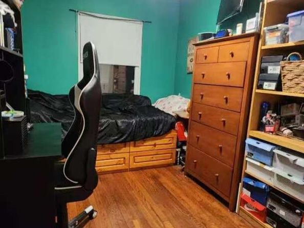 11516 Poppenhusen Avenue, College Point NY 11356