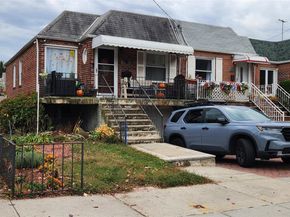 11516 Poppenhusen Avenue, College Point NY 11356