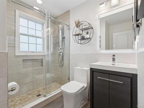 5 Vernon Street, Plainview NY 11803