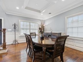 5 Vernon Street, Plainview NY 11803