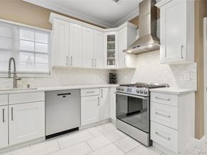 5 Vernon Street, Plainview NY 11803