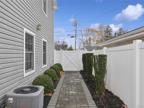 5 Vernon Street, Plainview NY 11803