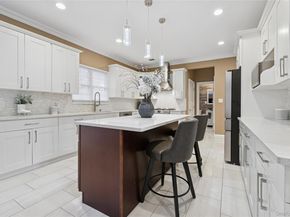 5 Vernon Street, Plainview NY 11803