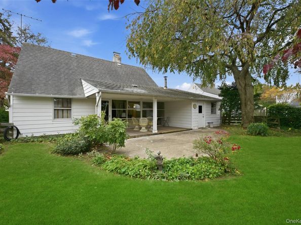 150 Kingfisher Road, Levittown NY 11756