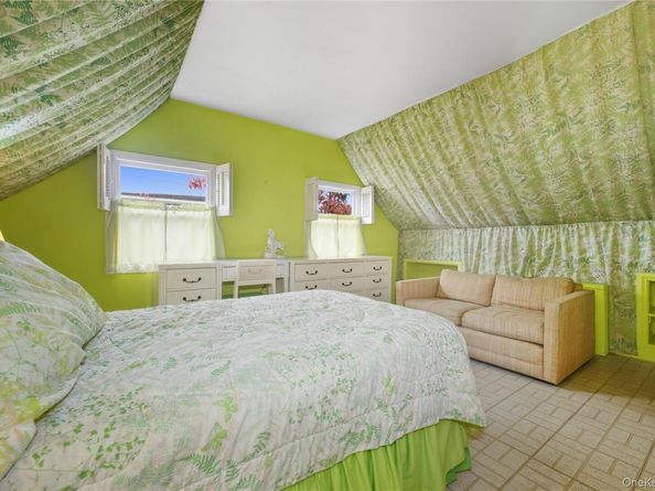 150 Kingfisher Road, Levittown NY 11756