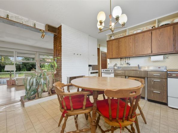 150 Kingfisher Road, Levittown NY 11756