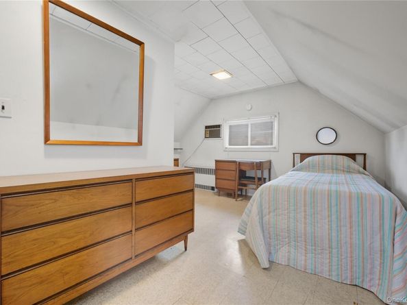 150 Kingfisher Road, Levittown NY 11756