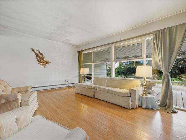 150 Kingfisher Road, Levittown NY 11756