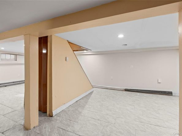 85 Todd Road, Valley Stream NY 11580