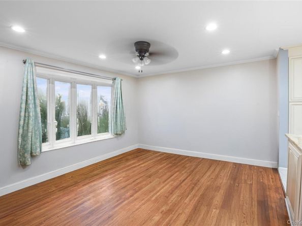 85 Todd Road, Valley Stream NY 11580