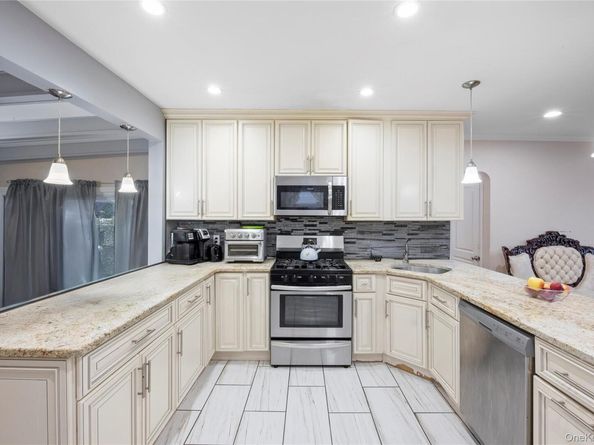 85 Todd Road, Valley Stream NY 11580