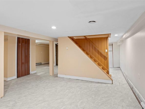 85 Todd Road, Valley Stream NY 11580