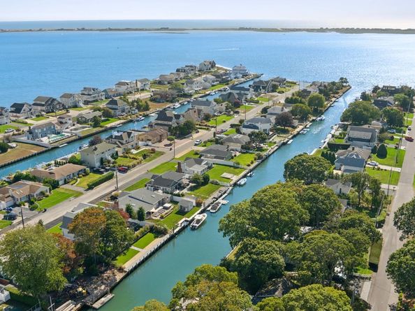 12 Marlin Road, East Quogue NY 11942