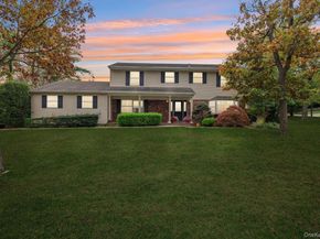 9 Princeton Drive, Plainview NY 11803