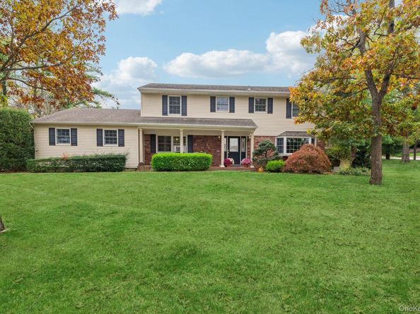 9 Princeton Drive, Plainview NY 11803