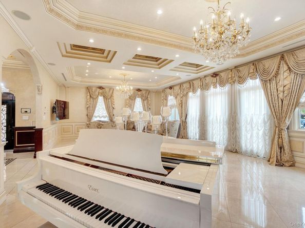 181-30 Tudor Road, Jamaica Estates NY 11432