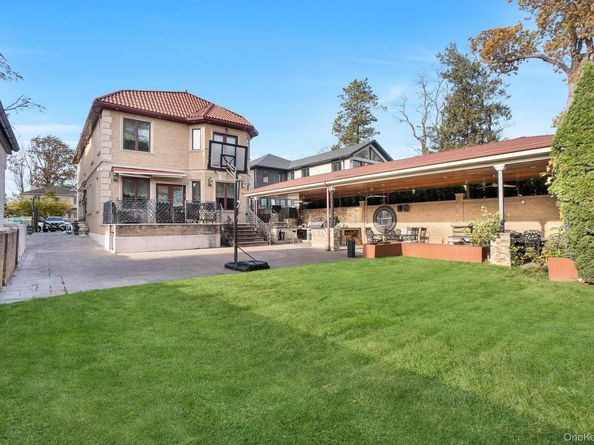 181-30 Tudor Road, Jamaica Estates NY 11432