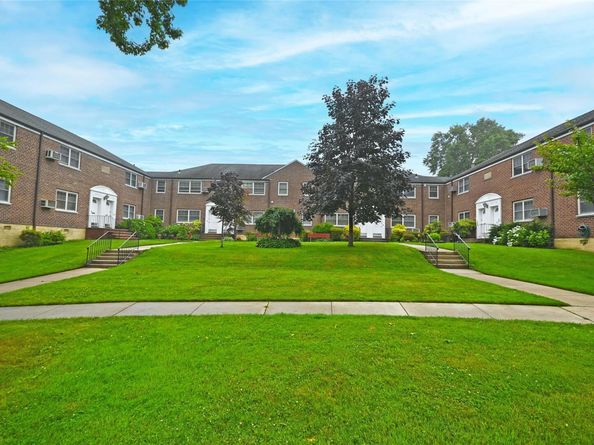 251-26 58th Avenue Upper, Little Neck NY 11362