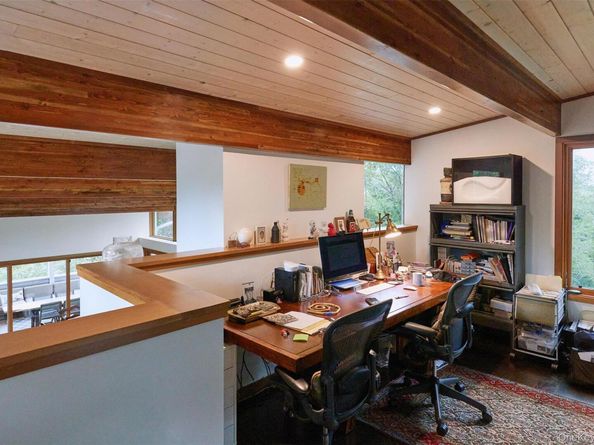 34 Old Neck Road S, Center Moriches NY 11934