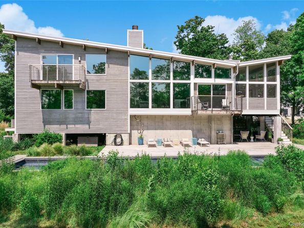 34 Old Neck Road S, Center Moriches NY 11934