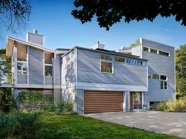 34 Old Neck Road S, Center Moriches NY 11934