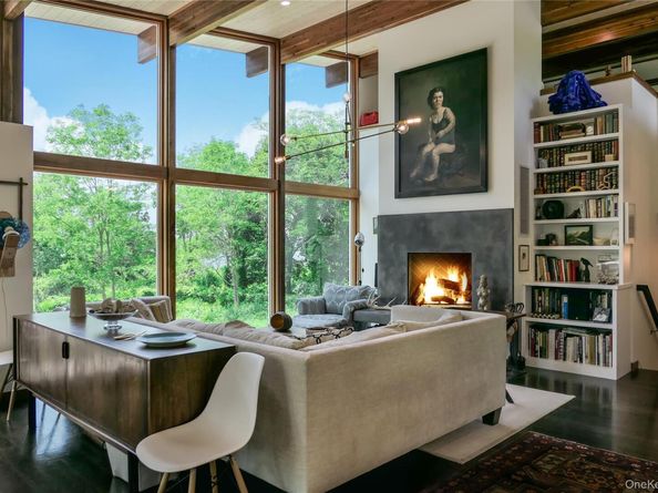 34 Old Neck Road S, Center Moriches NY 11934