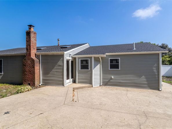 23 Waterford Drive, Wheatley Heights NY 11798
