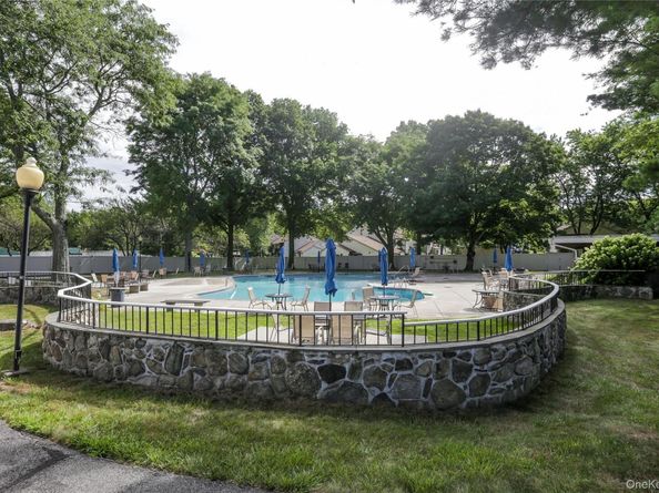 96 Molly Pitcher Lane H, Yorktown Heights NY 10598
