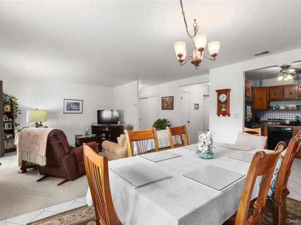96 Molly Pitcher Lane H, Yorktown Heights NY 10598