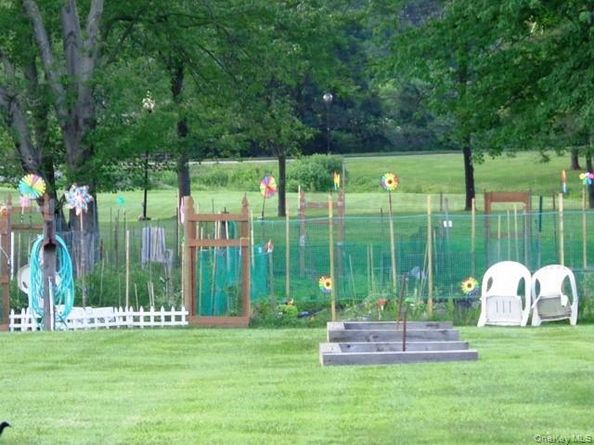 96 Molly Pitcher Lane H, Yorktown Heights NY 10598