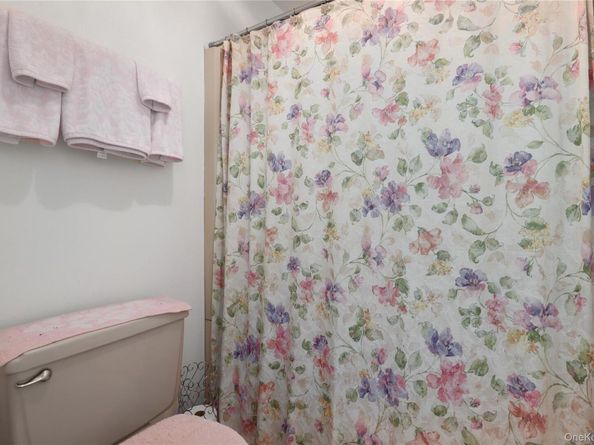 96 Molly Pitcher Lane H, Yorktown Heights NY 10598