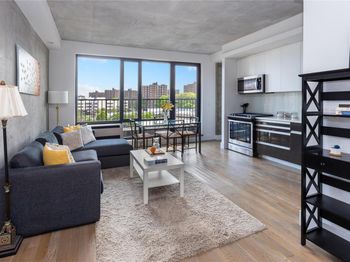 225 E 138th Street