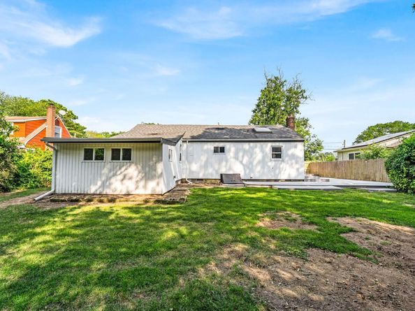 1090 Brookdale Avenue, Bay Shore NY 11706