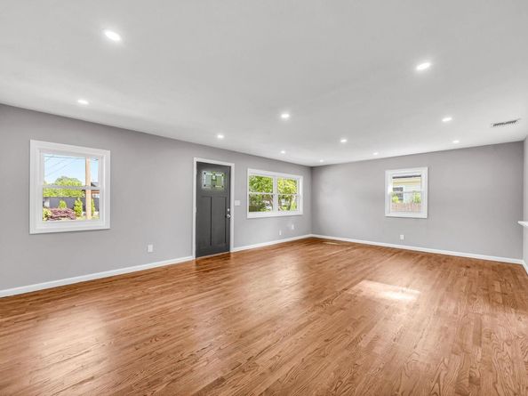 1090 Brookdale Avenue, Bay Shore NY 11706