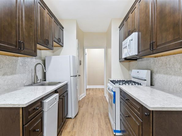 2922 Barnes Avenue 1H, Bronx NY 10467