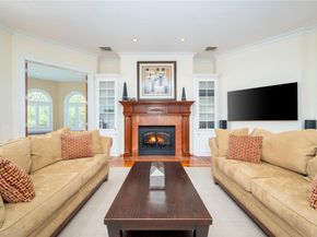 22 Old Neck Road S, Center Moriches NY 11934