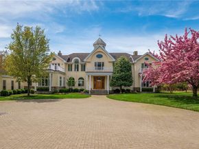 22 Old Neck Road S, Center Moriches NY 11934