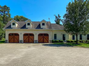 22 Old Neck Road S, Center Moriches NY 11934