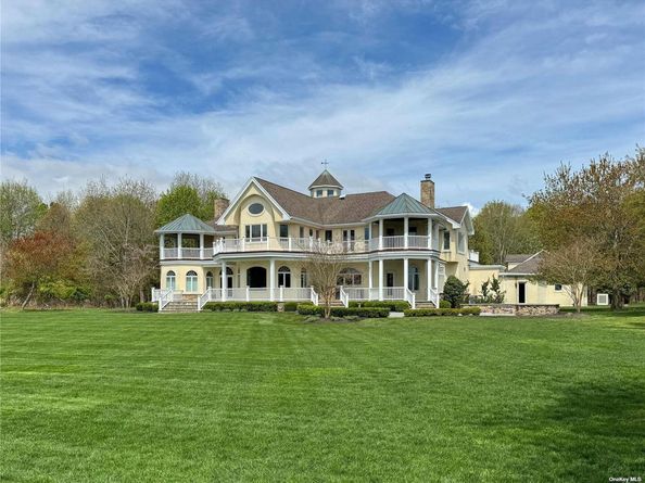 22 Old Neck Road S, Center Moriches NY 11934