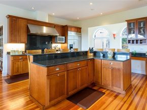 22 Old Neck Road S, Center Moriches NY 11934